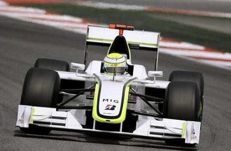 Button consigue la pole en Montmeló con Alonso 8º