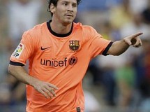 Messi, Ibrahimovich y Kaká brillan para dar la victoria a Barcelona y Real Madrid