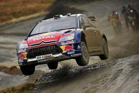 Sebastien Loeb gana en Gran Bretaña y consigue su sexto Mundial de Rallies