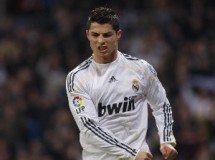 Liga Española 2009/10 1ª División: Cristiano Ronaldo da vida al Real Madrid en el último minuto ante Osasuna