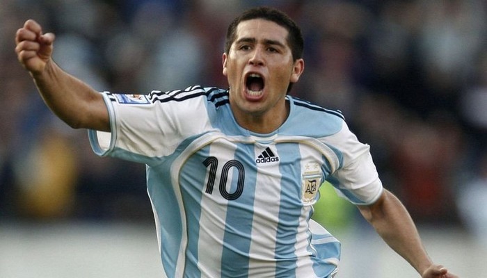 Riquelme se retira, la pelota se queda sin uno de sus mejores amigos