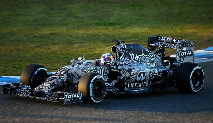 Mercedes, Red Bull y Toro Rosso nos muestran imágenes de sus nuevos monoplazas