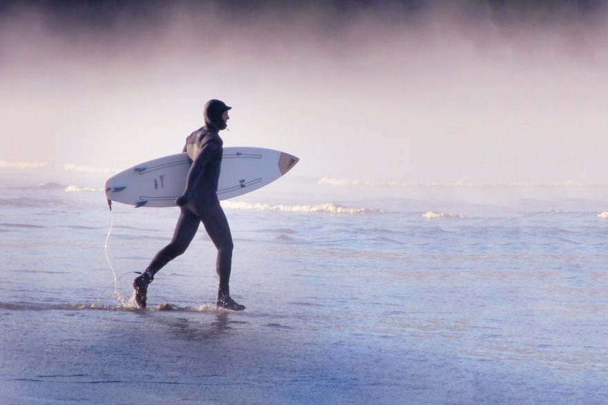 Consejos Para Hacer Surf En Invierno Y No Morir En Intento