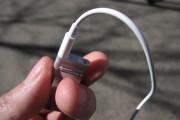 shuffle-3g-hands-silver-top