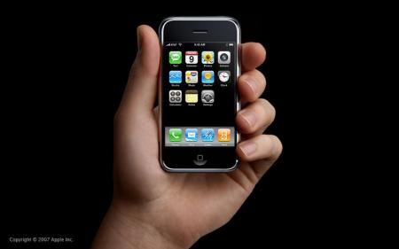iphone-hand_4.jpg