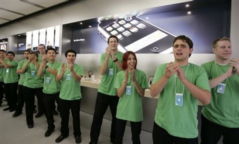 Apple incrementa su número de empleados e inversión en publicidad