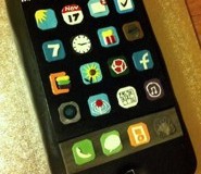 Le regalan un pastel con forma de iPhone