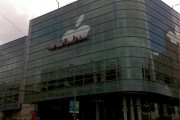 16903Apple ya ha empezado a decorar el Moscone Center