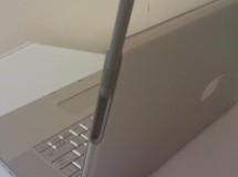Apple negocia que le devuelvan un prototipo de MacBook Pro con 3G