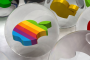Jobs, medalla de oro al trabajo por ExpoGays 2011