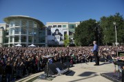 23180Apple rinde homenaje a su fundador Steve Jobs