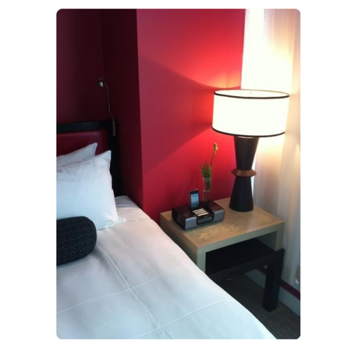 iPhone hotel