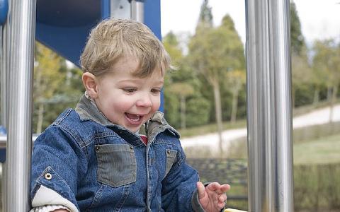986Una estación de cine convertida en parque infantil