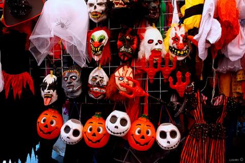 1904Organiza una fiesta para Halloween