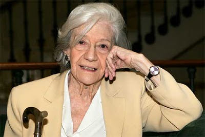 Ana María Matute, escritora de los niños, gana el Cervantes