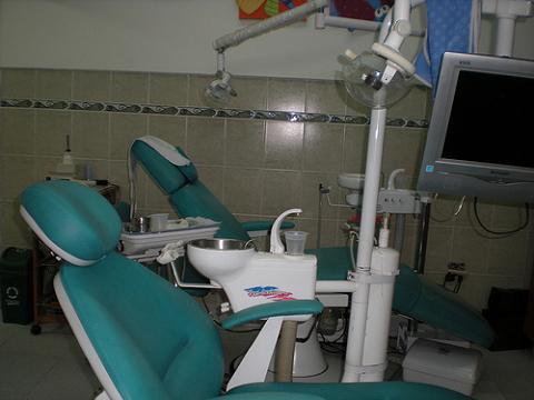 2541Hay que intentar no transmitir el miedo al dentista a los hijos