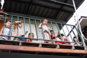 4050Niños solos en los balcones