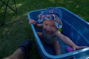 Debe vigilarse a los niños también en las piscinas hinchables