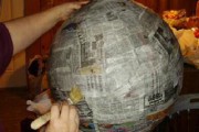 4832Manualidades con niños: Una bonita piñata