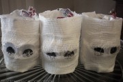 Manualidades de Halloween: Vasos de Momia