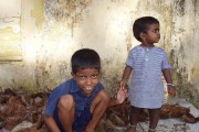 8809Casi la mitad de los niños de India están desnutridos