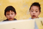 10509Se ayudará a los niños a leer