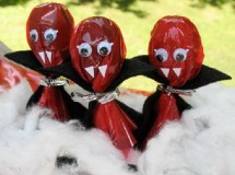 Manualidades para Halloween: Chupa chups vampíricos