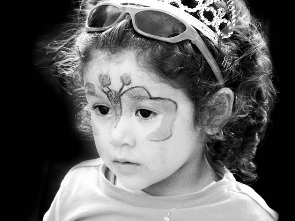 Spa para niñas en Madrid Niña maquillada