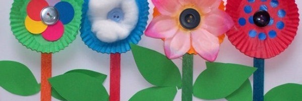 Ideas para el Día de la Madre: Flores de papel con moldes de magdalenas