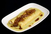 Canelones de boletus con salsa de guisantes