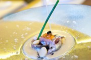 Boquerones en aceite (ajoblanco de macadamia y caviar de vinagre de Jerez), Surtopía