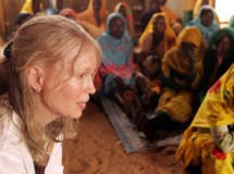 Mia Farrow abandona su huelga de hambre