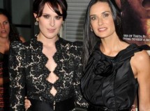 Demi Moore  y su hija Rumer Willis deslumbran en la alfombra roja