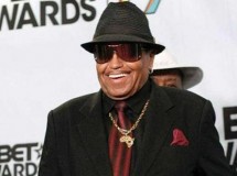 Joe Jackson sigue lucrándose gracias a su hijo
