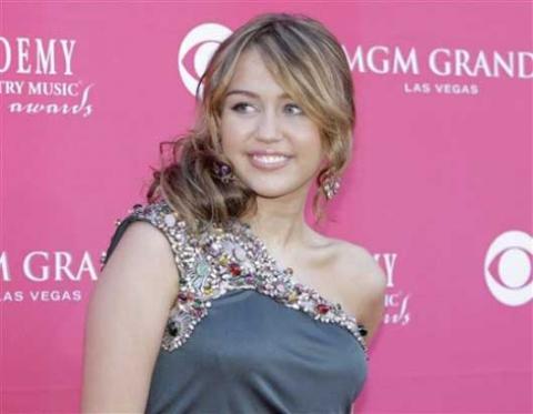 Miley Cyrus califica de sectarios a los seguidores de Crepúsculo