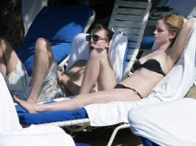 Emma Watson pasa un aburrido Acción de Gracias con su novio oficial, Jay Barrymore