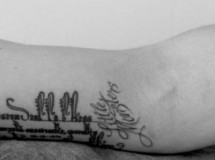 Lady Gaga se hace un tatuaje por y para sus fans