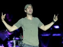 Si Enrique Iglesias se desnuda será detenido por la policía de Miami