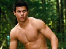Taylor Lautner enamorado de Lily Collins
