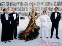 Lady Gaga hace campaña a favor de los militares gays en twitter