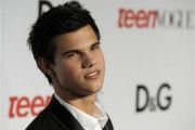 Taylor Lautner se queda sin representante