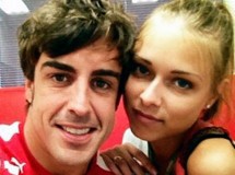 Fernando Alonso cuelga fotos con Dasha Kapustina en Twitter