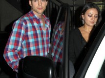 Ashton Kutcher con Mila Kunis y sus padres