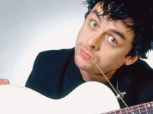 Billie Joe Armstrong (Green Day) vuelve a Los Ángeles tras ser hospitalizado en Italia