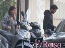Cesc Fábregas y Daniella Semaan, padres de una niña