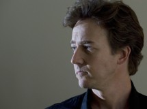 Edward Norton agrede a su doble en plena calle