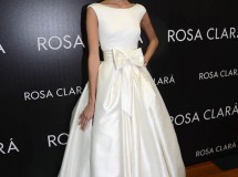 La novia de Fernando Alonso, Dasha Kapustina desfila para Rosa Clará