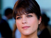 Selma Blair es despedida de la serie de Charlie Sheen
