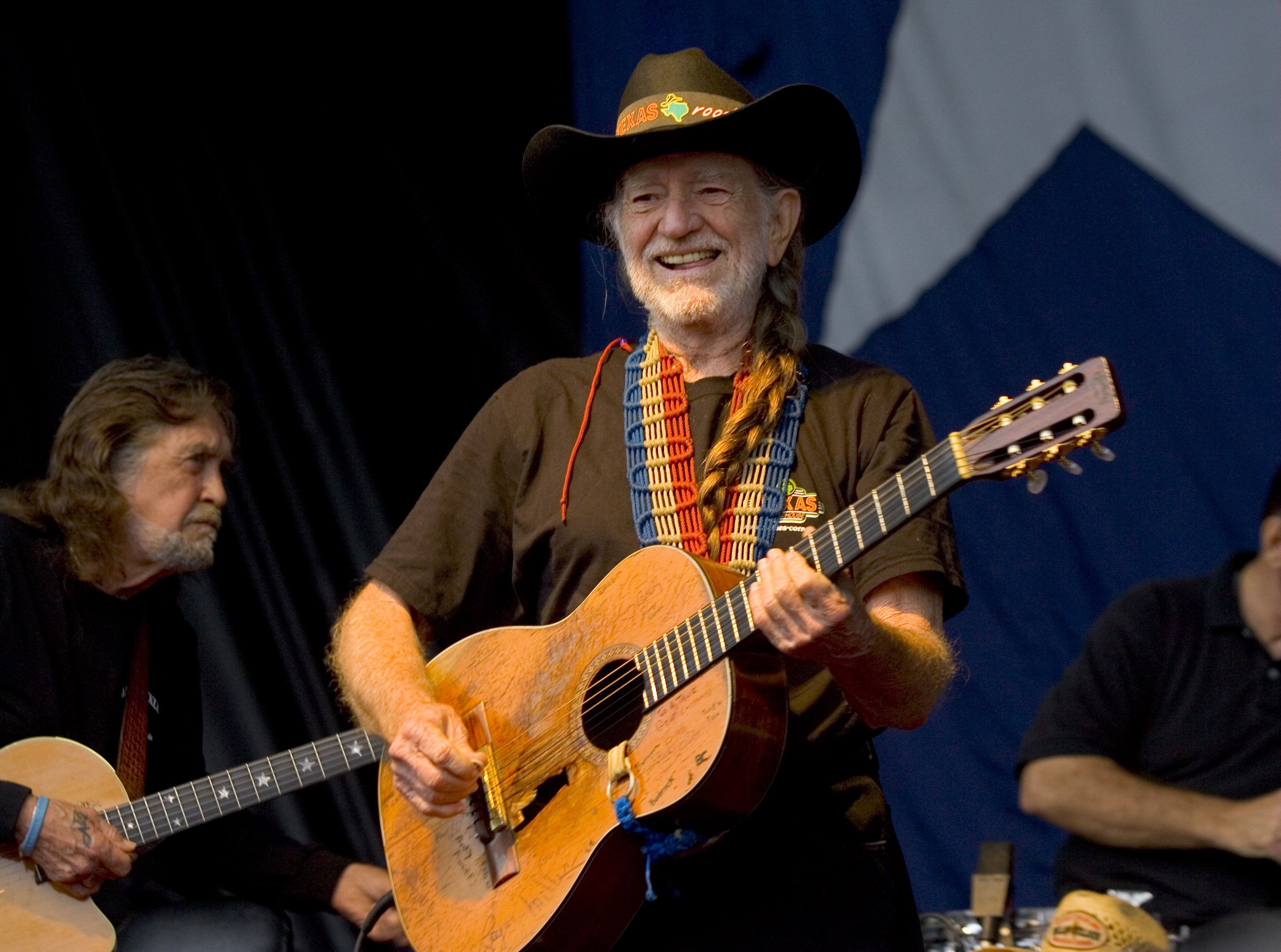 1002Willie Nelson vuelve a sus inicios con ‘Country Music’