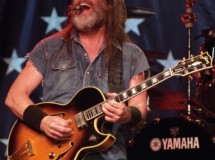 Ted Nugent, preparando su nuevo disco para 2011